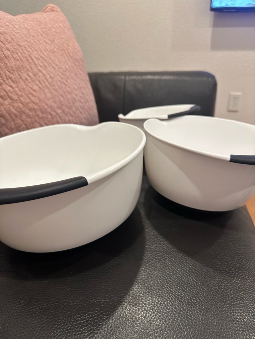White Nesting Mixing Bowls with Black Grip Tabs - Picture 2 of 8